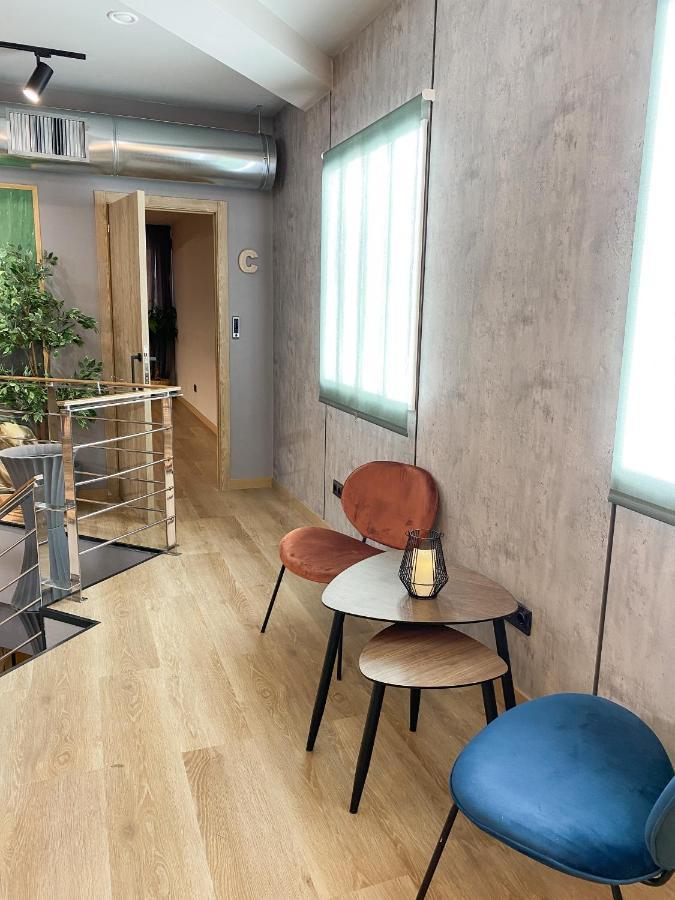 The Pod Suite Hostel Blasco บาเลนเซีย ภายนอก รูปภาพ