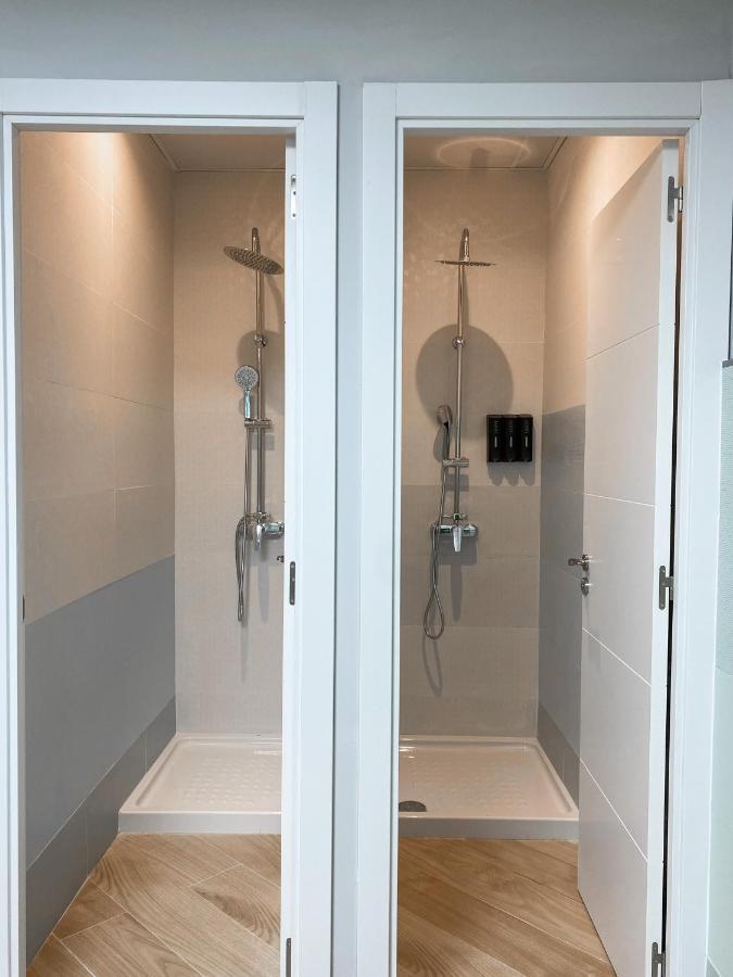 The Pod Suite Hostel Blasco บาเลนเซีย ภายนอก รูปภาพ