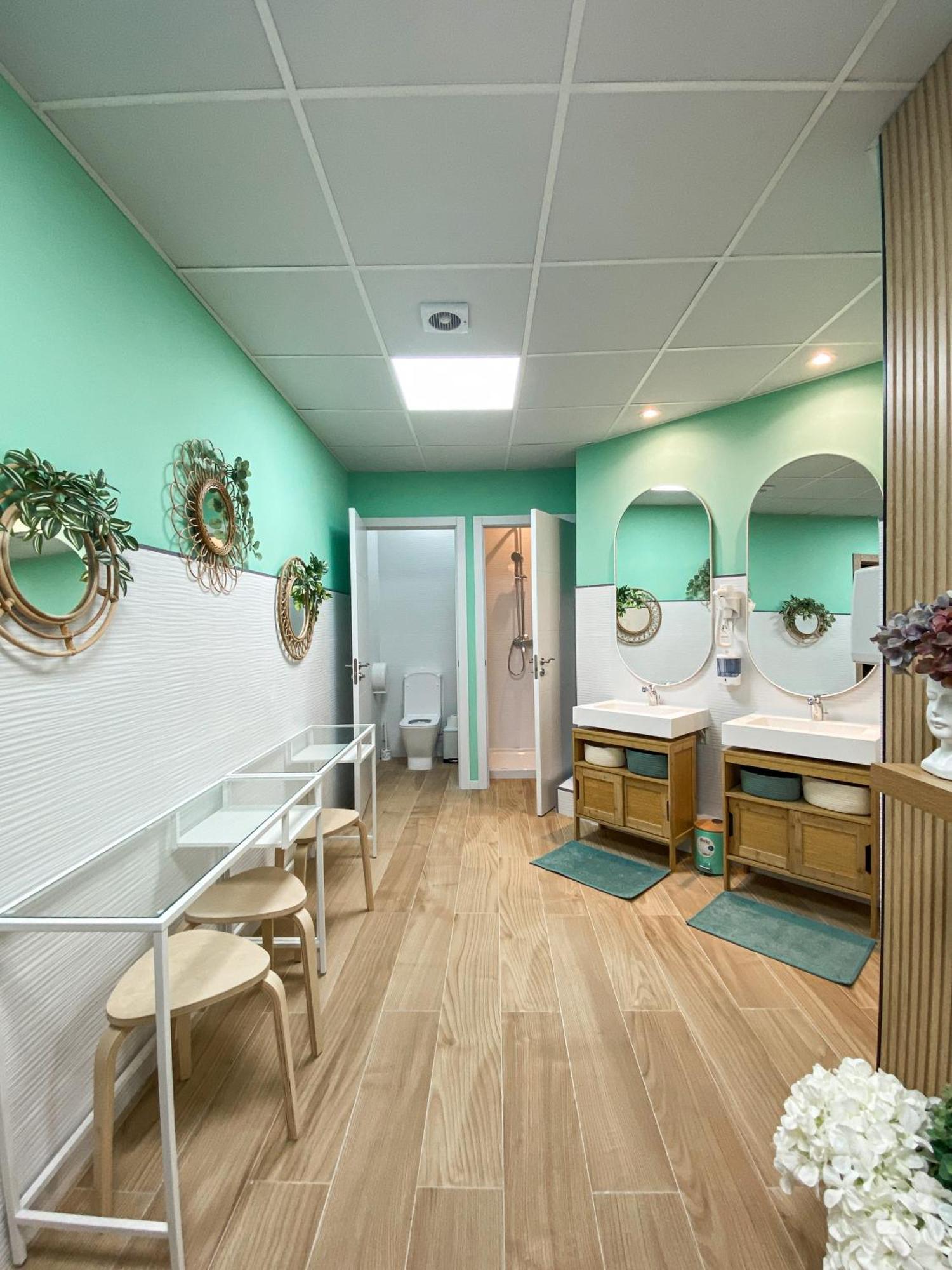 The Pod Suite Hostel Blasco บาเลนเซีย ภายนอก รูปภาพ