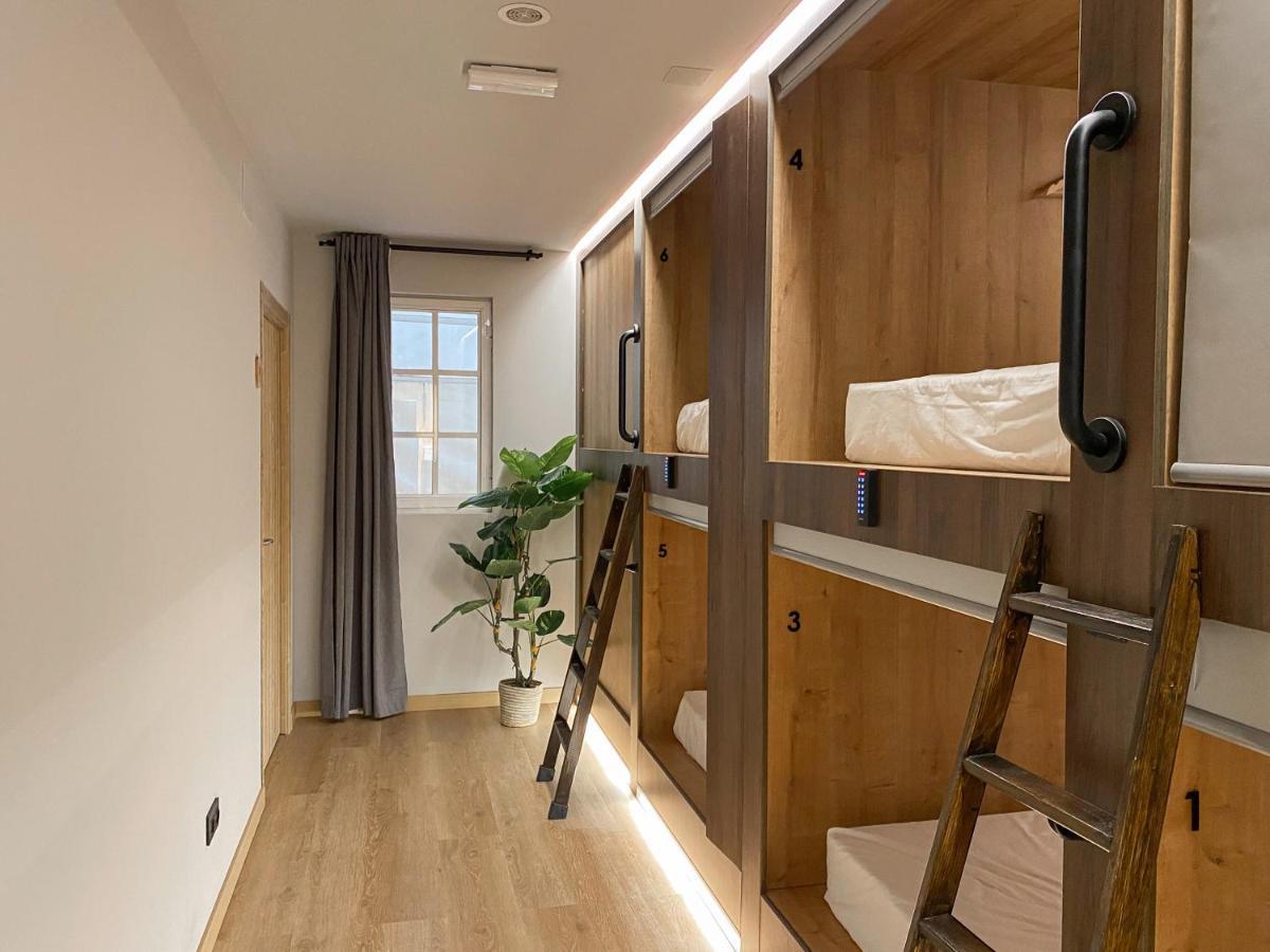 The Pod Suite Hostel Blasco บาเลนเซีย ภายนอก รูปภาพ
