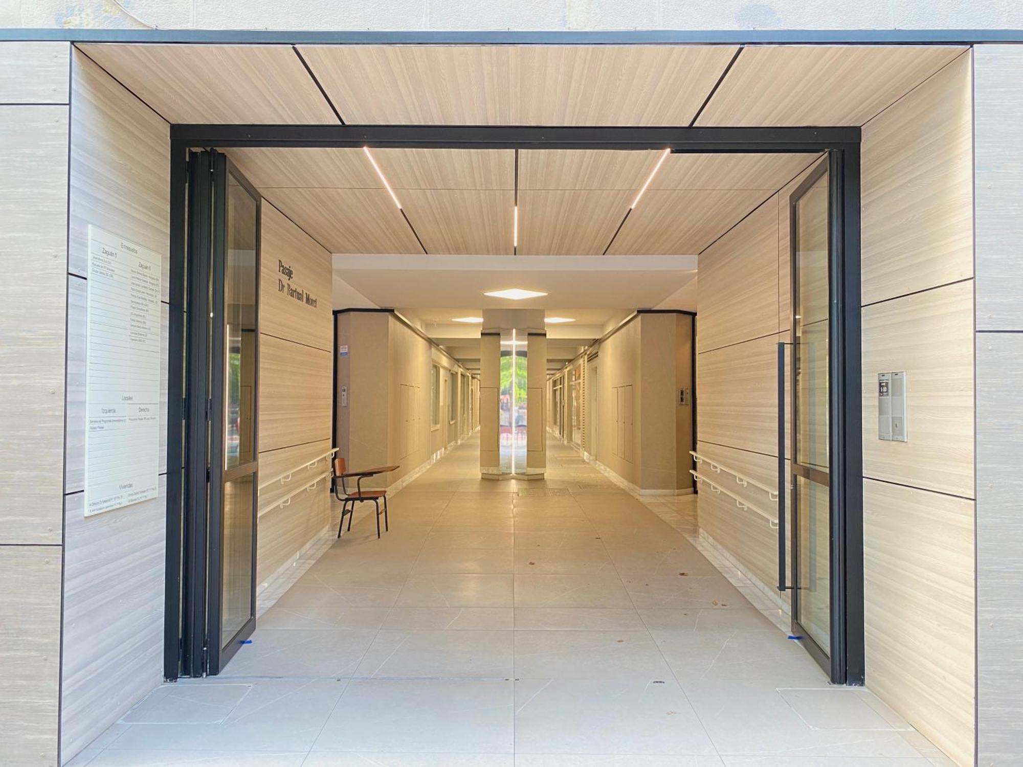 The Pod Suite Hostel Blasco บาเลนเซีย ภายนอก รูปภาพ