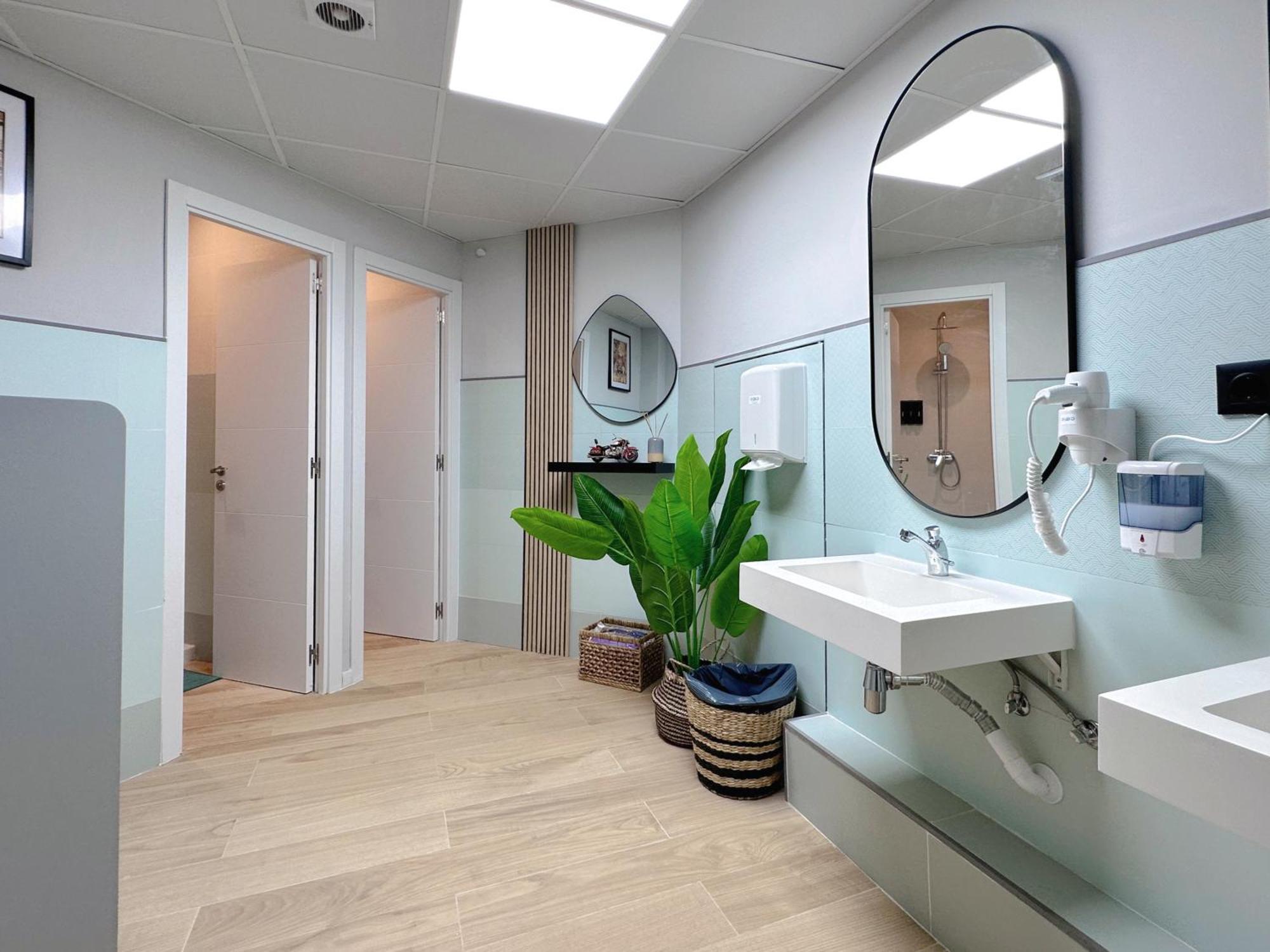 The Pod Suite Hostel Blasco บาเลนเซีย ภายนอก รูปภาพ
