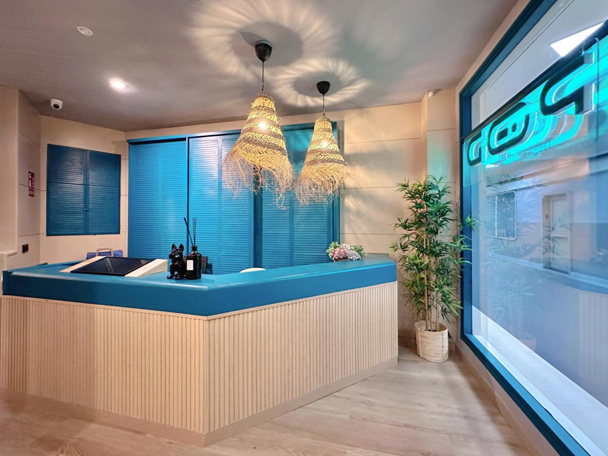 The Pod Suite Hostel Blasco บาเลนเซีย ภายนอก รูปภาพ